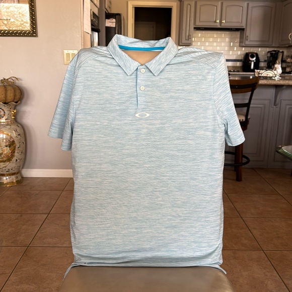 Oakley Other - Oakley golf shirt